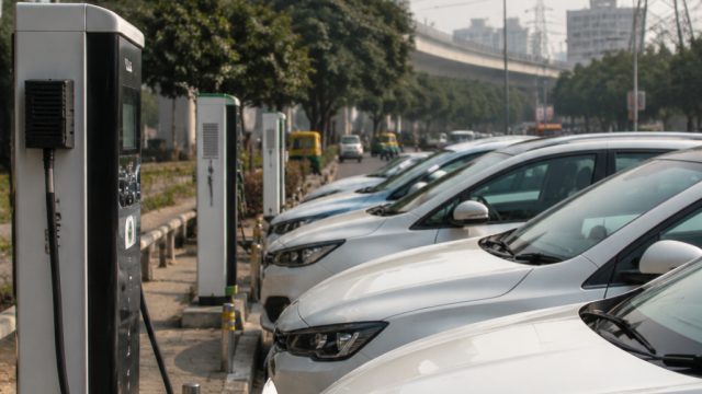 Overcoming Infrastructure Hurdles in Delhi’s EV Expansion